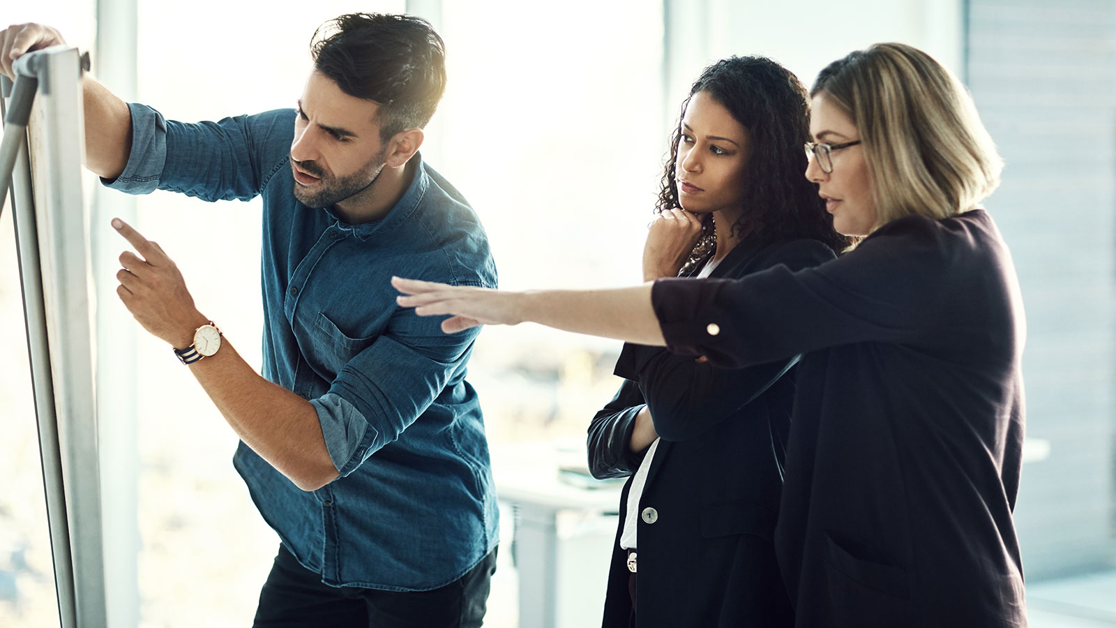 Course Image BSBCRT412 Articulate, present and debate ideas